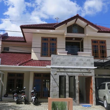 Omah Sastro 2 Hotell Yogyakarta Exteriör bild