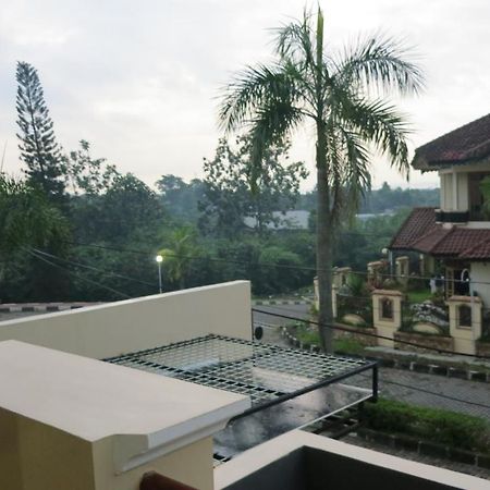 Omah Sastro 2 Hotell Yogyakarta Exteriör bild