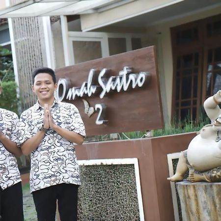 Omah Sastro 2 Hotell Yogyakarta Exteriör bild