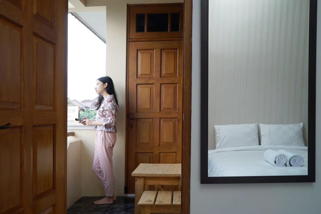 Omah Sastro 2 Hotell Yogyakarta Exteriör bild